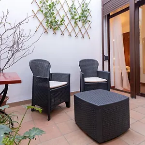 Madrono Regina Apartment